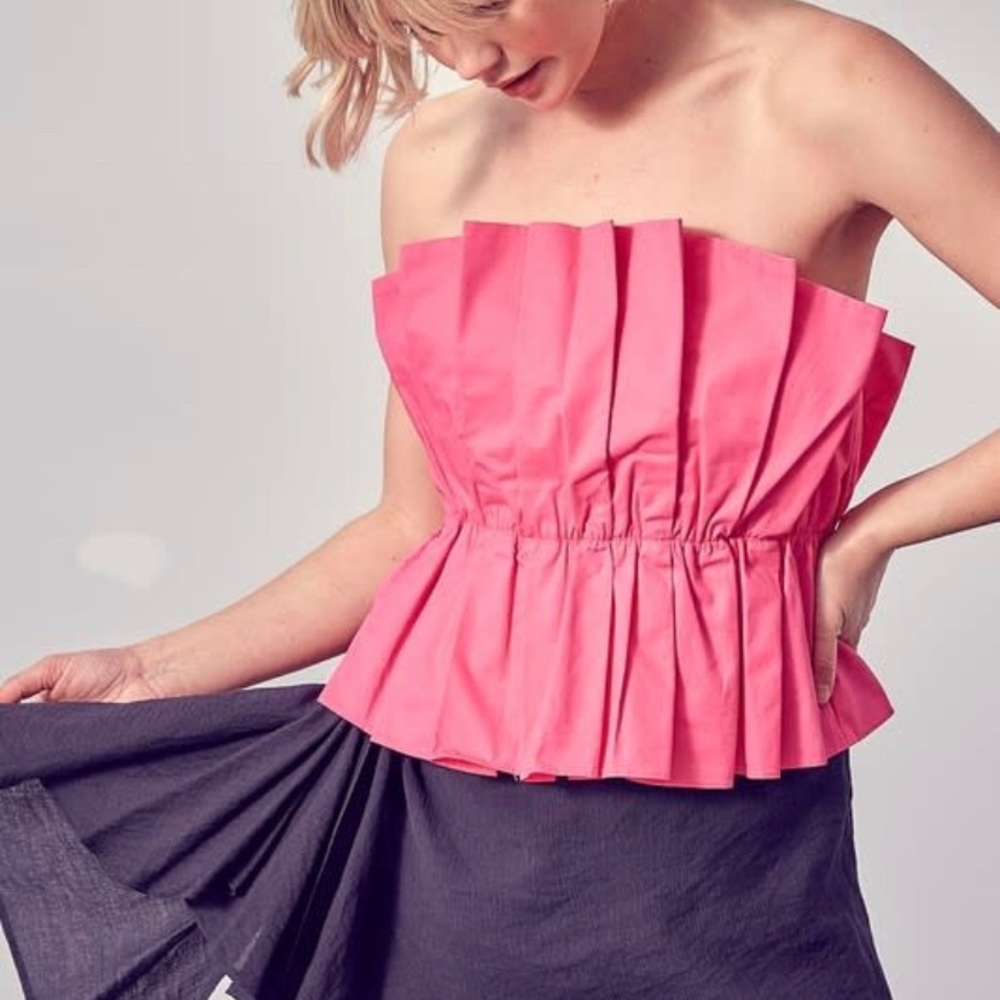PINK STRAPLESS RUFFLE TOP SIZE SMALL